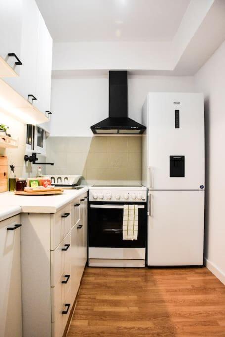Newly Renovated-City Center Apartment Αθήνα Εξωτερικό φωτογραφία