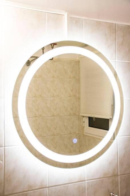 Newly Renovated-City Center Apartment Αθήνα Εξωτερικό φωτογραφία
